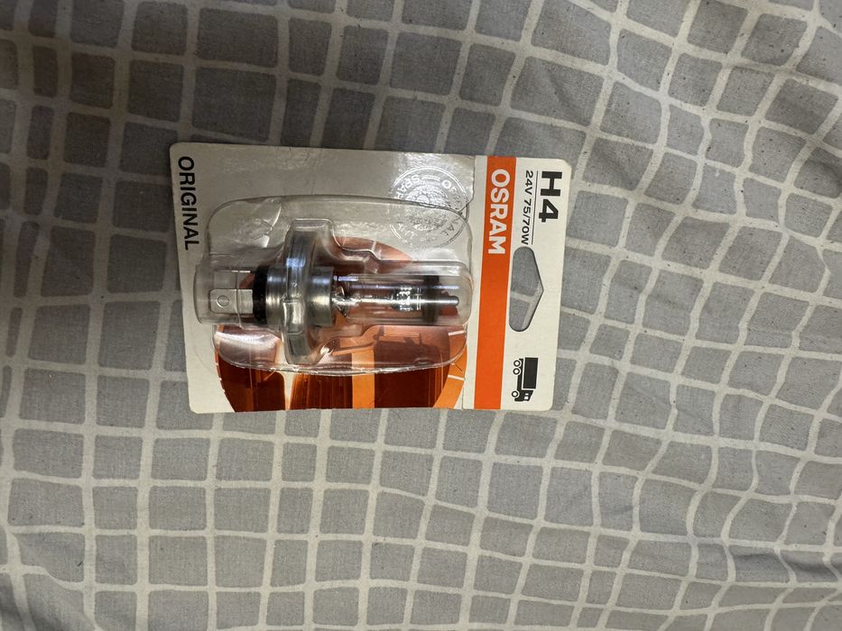 Пррлам новую лампу Н4 24V