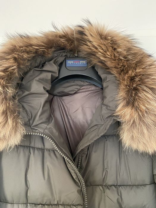 Płaszcz puch naturalny i kaptur z jenotem r. 46