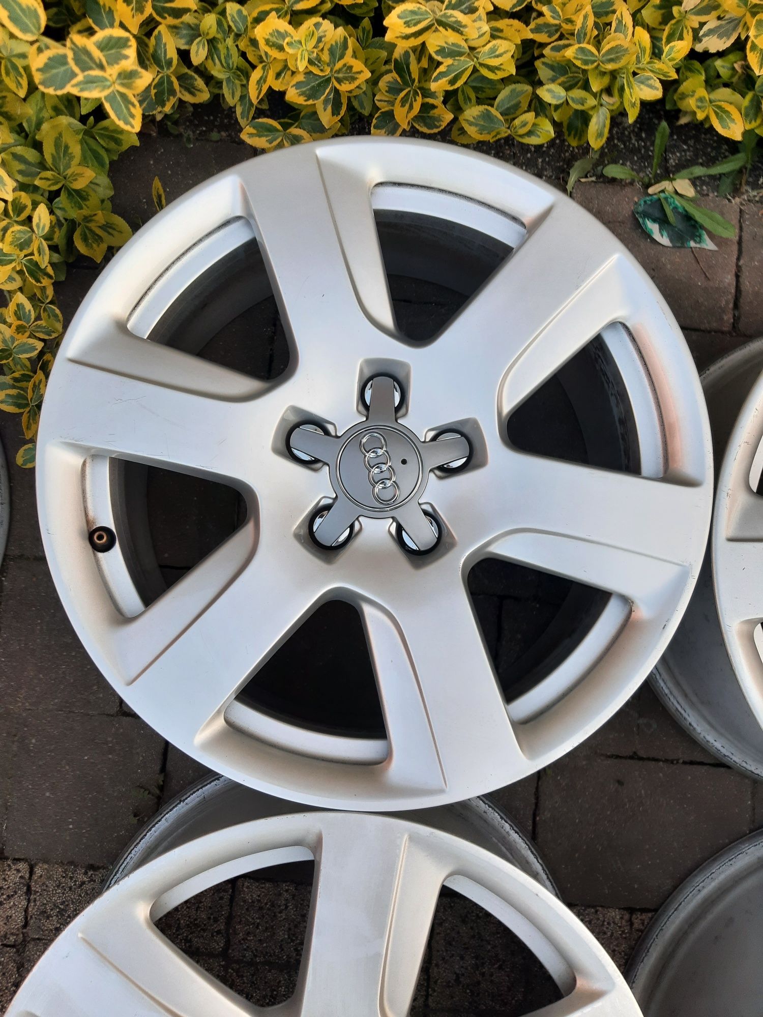 Felgi 17 Audi 5x112 7,5J et37