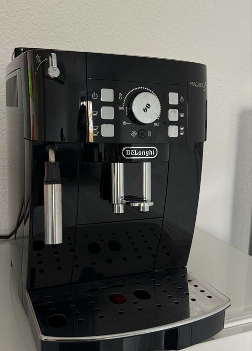 Кавомашинка Delonghi Magnifica S