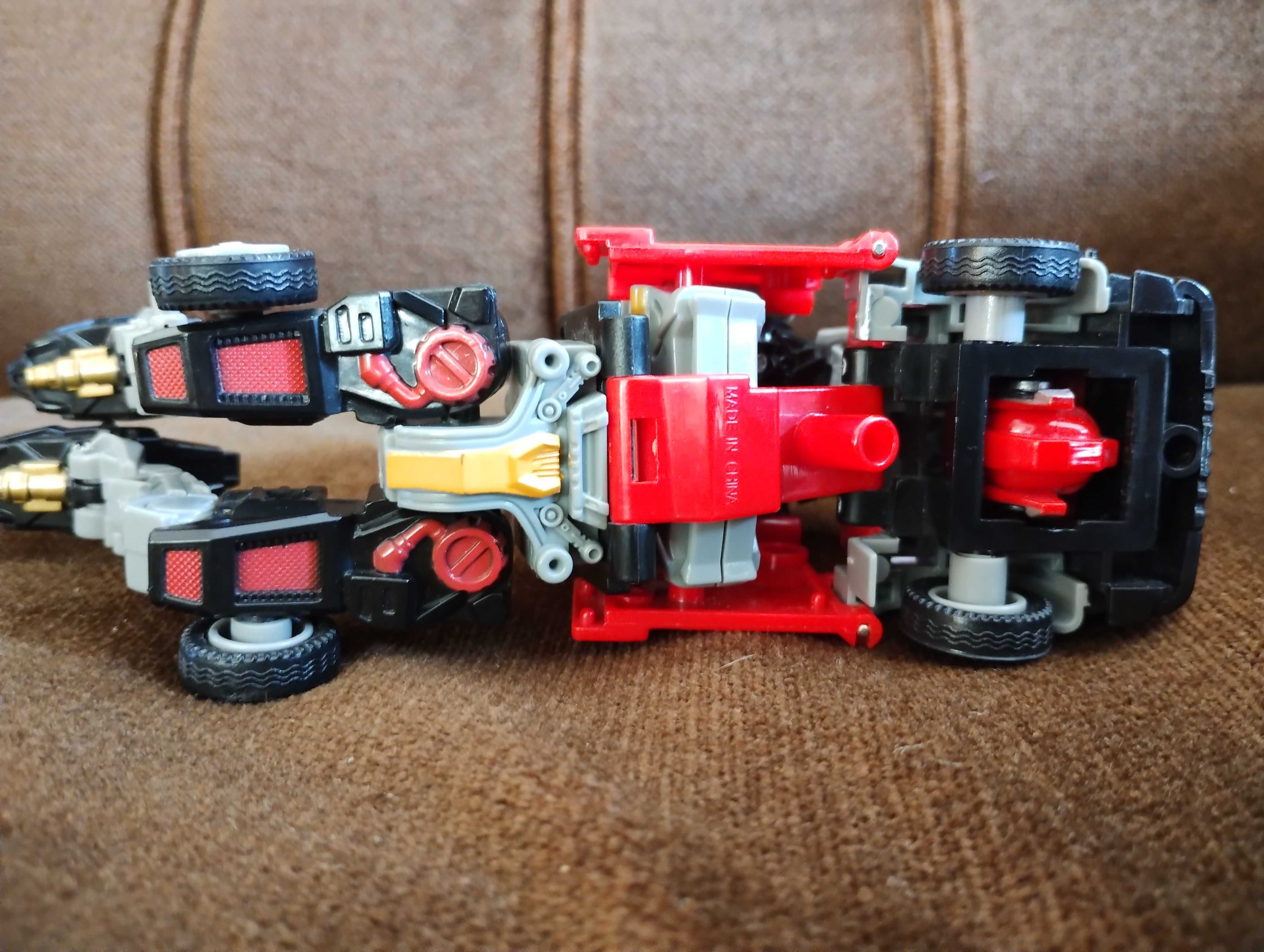 Transformers robot wóz strażacki metalowy i plastikowy