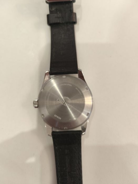 Продаю чоловічий годинник Orient RA-AC0H03B10B