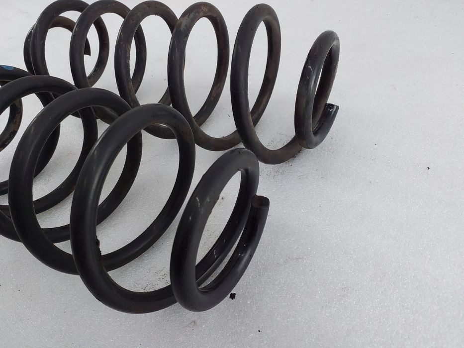 Mola de suspensão trás direita TOYOTA Auris Hatchback (_E15_)