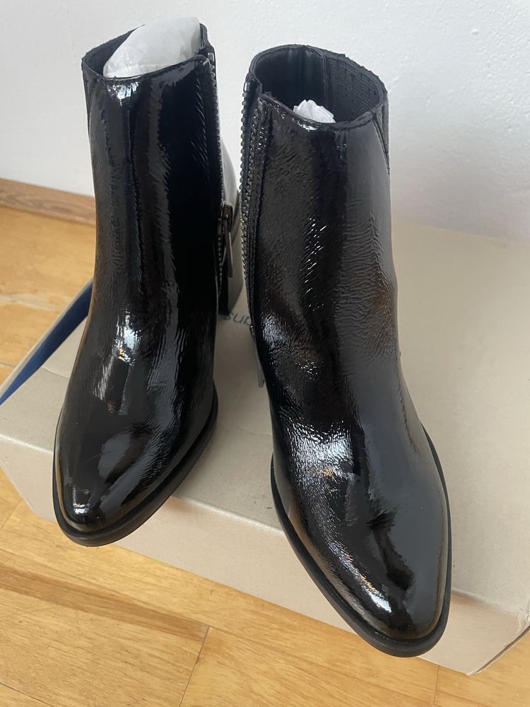 Lakierowane botki Calvin  Klein 36