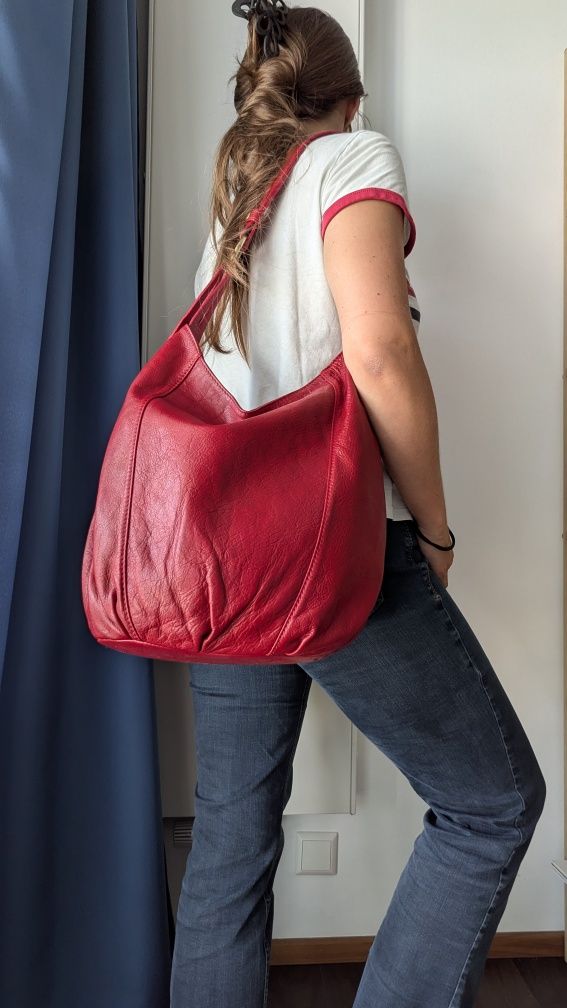 Czerwona skórzana torebka bardzo pojemna boho hobo