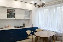 Продам  квартиру 83 м2 в центрі міста