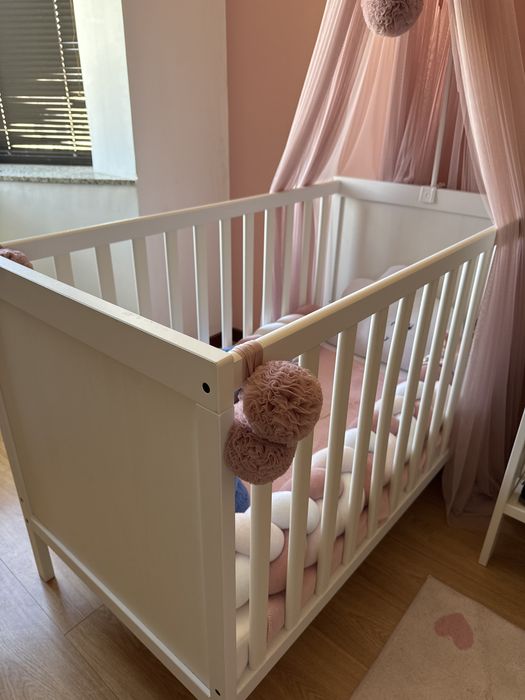 Berço branco em bom estado