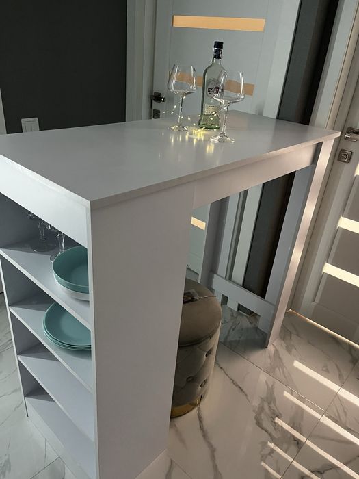 Продам стол барный