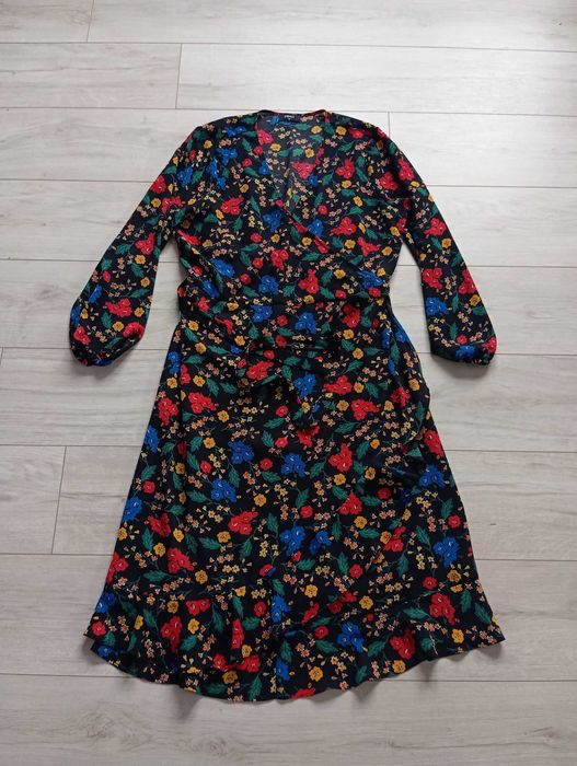 Sukienka w kwiaty 44 XXL