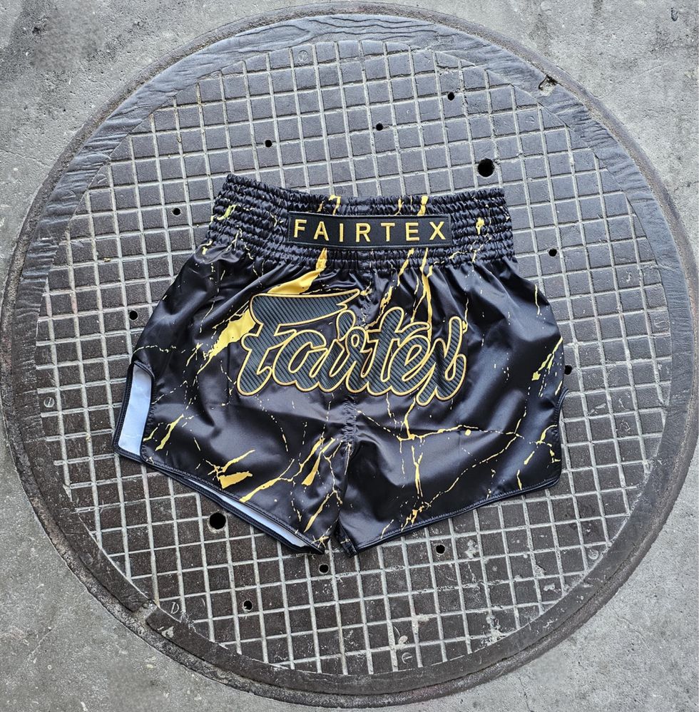 шорти кікбоксинг Fairtex shorts slim cut satin black marble