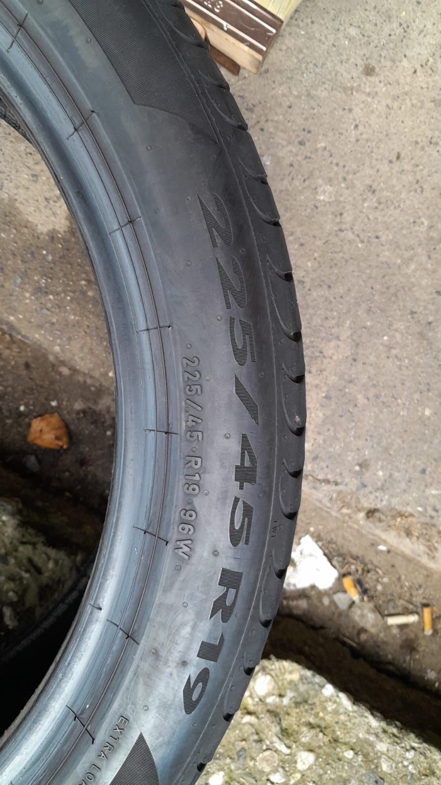 225-45-19 Pirelli Powercy