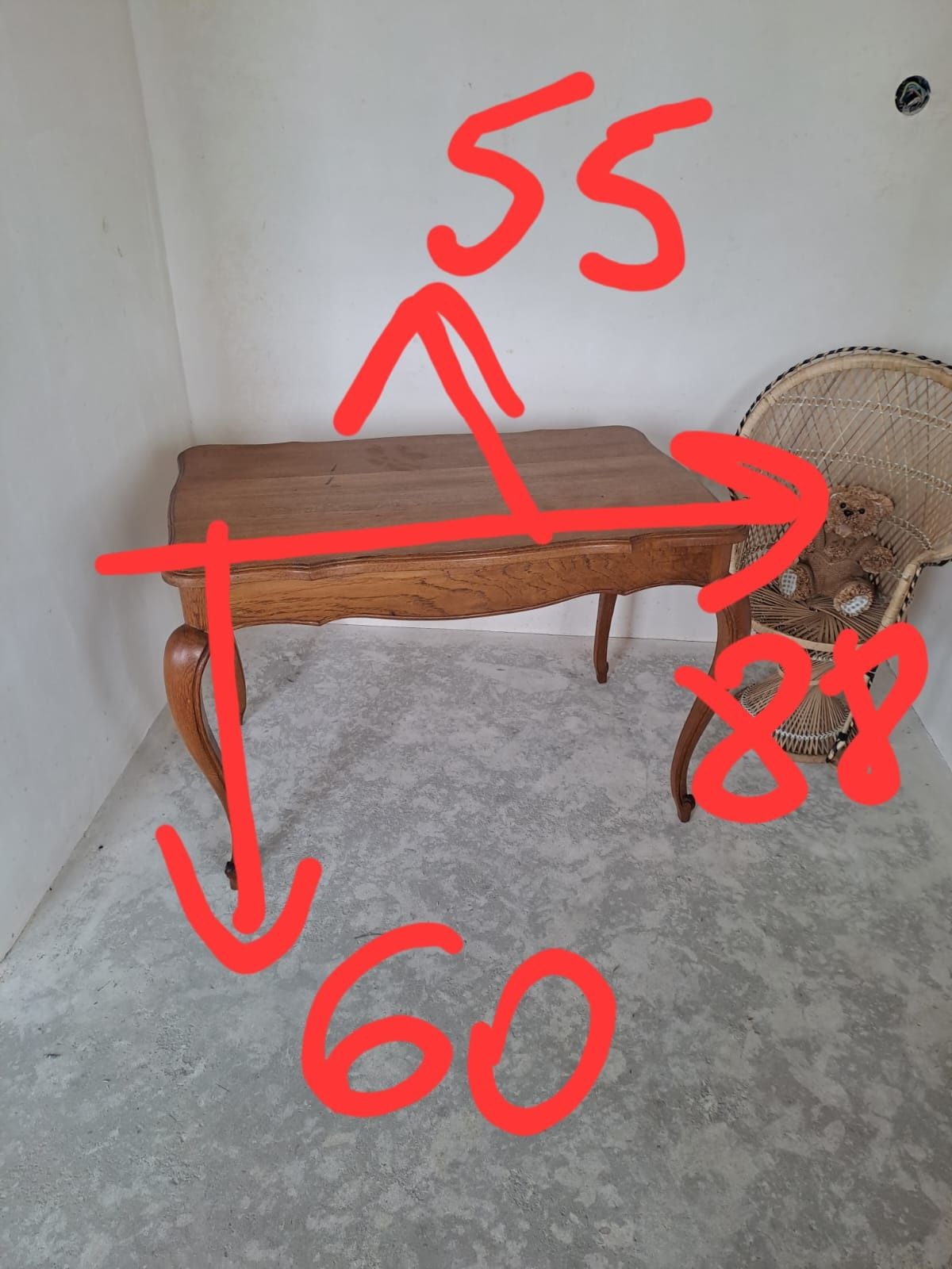 Stolik kawowy w stylu ludwikowskim stolik na giętych nogach