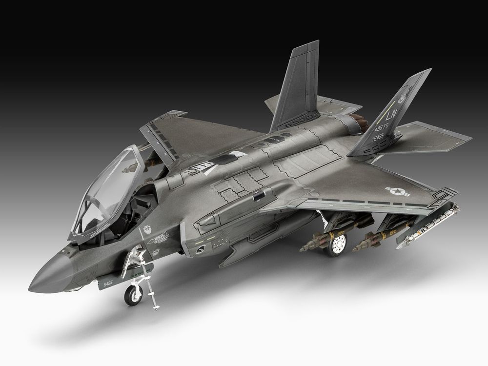 SAMOLOT model 1/72 Revell 03799 LOCKHEED MARTIN F-35A LIGHT