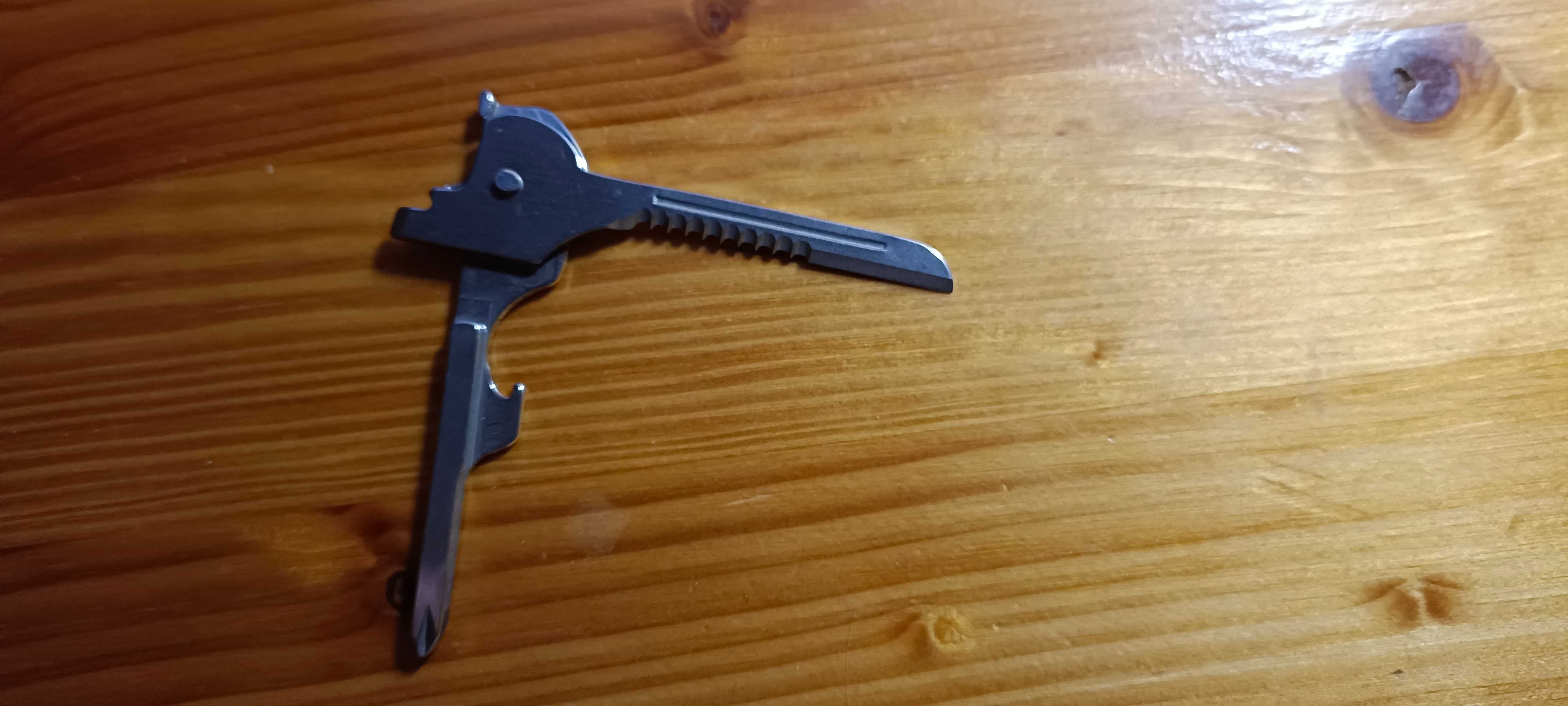 Multitool (narzędzie 6 w 1) w kształcie klucza, EDC