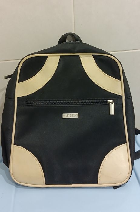 Жіночий чорний з бежевими вставками рюкзак