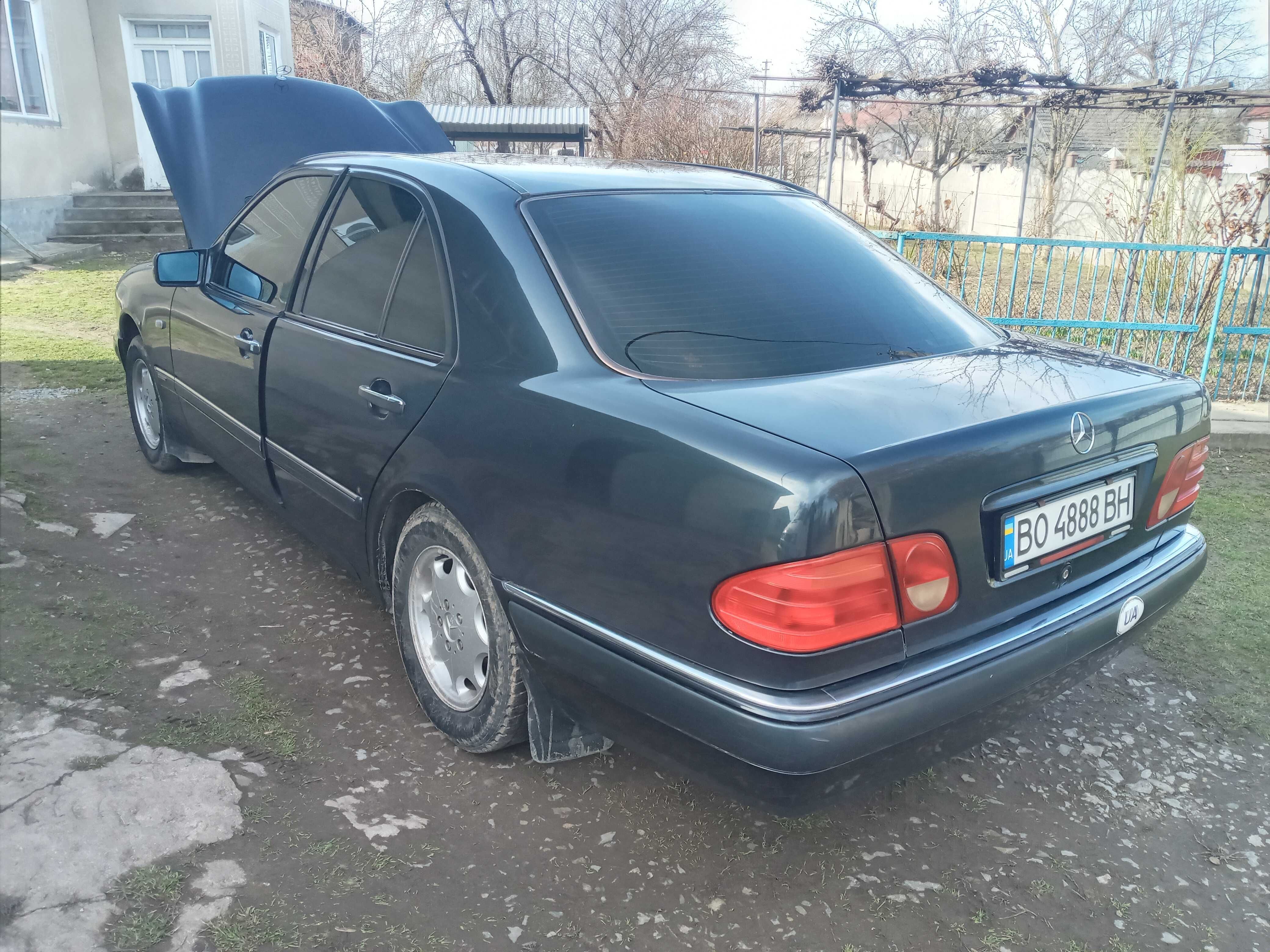 Mercedes-benz e 230