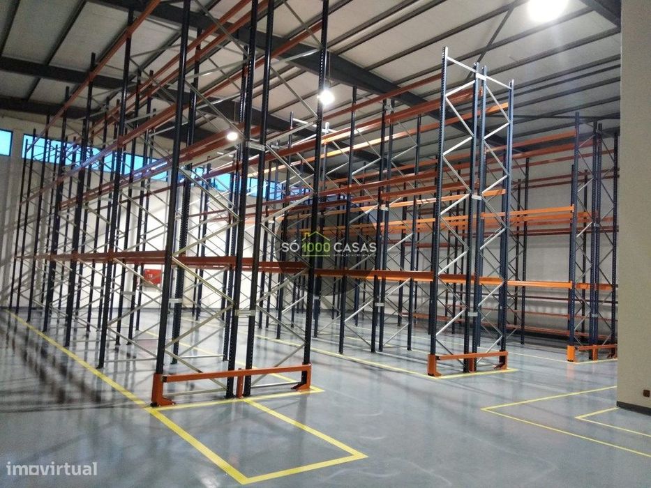 Armazém Renovado com Escritórios | Malveira