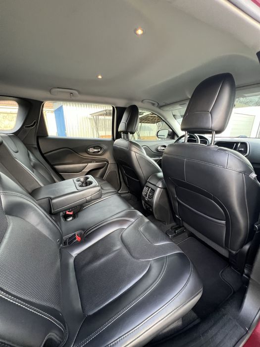 Jeep Cherokee 2019 3,2 Газ/бенз