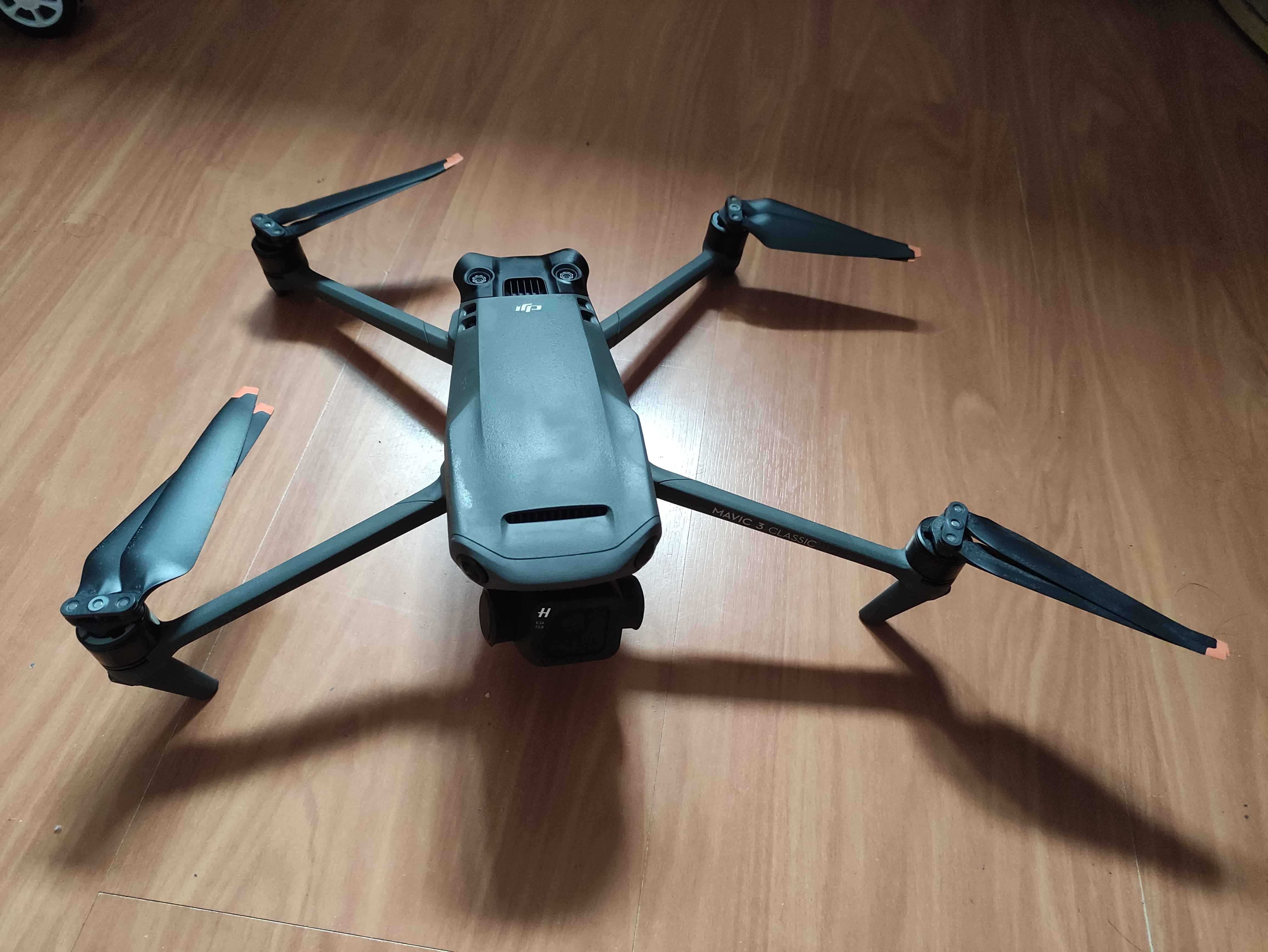 Drone - DJI Mavic 3 Classic + DJI RC (c/ novo)