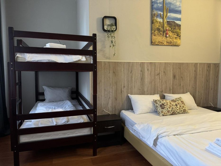 Продам готель 2200м2 в елітному котеджному містечку Северинівка.