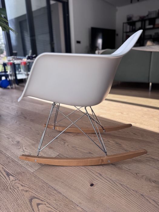 Vitra EPA RE RAR eames plastic chair krzesło płozach