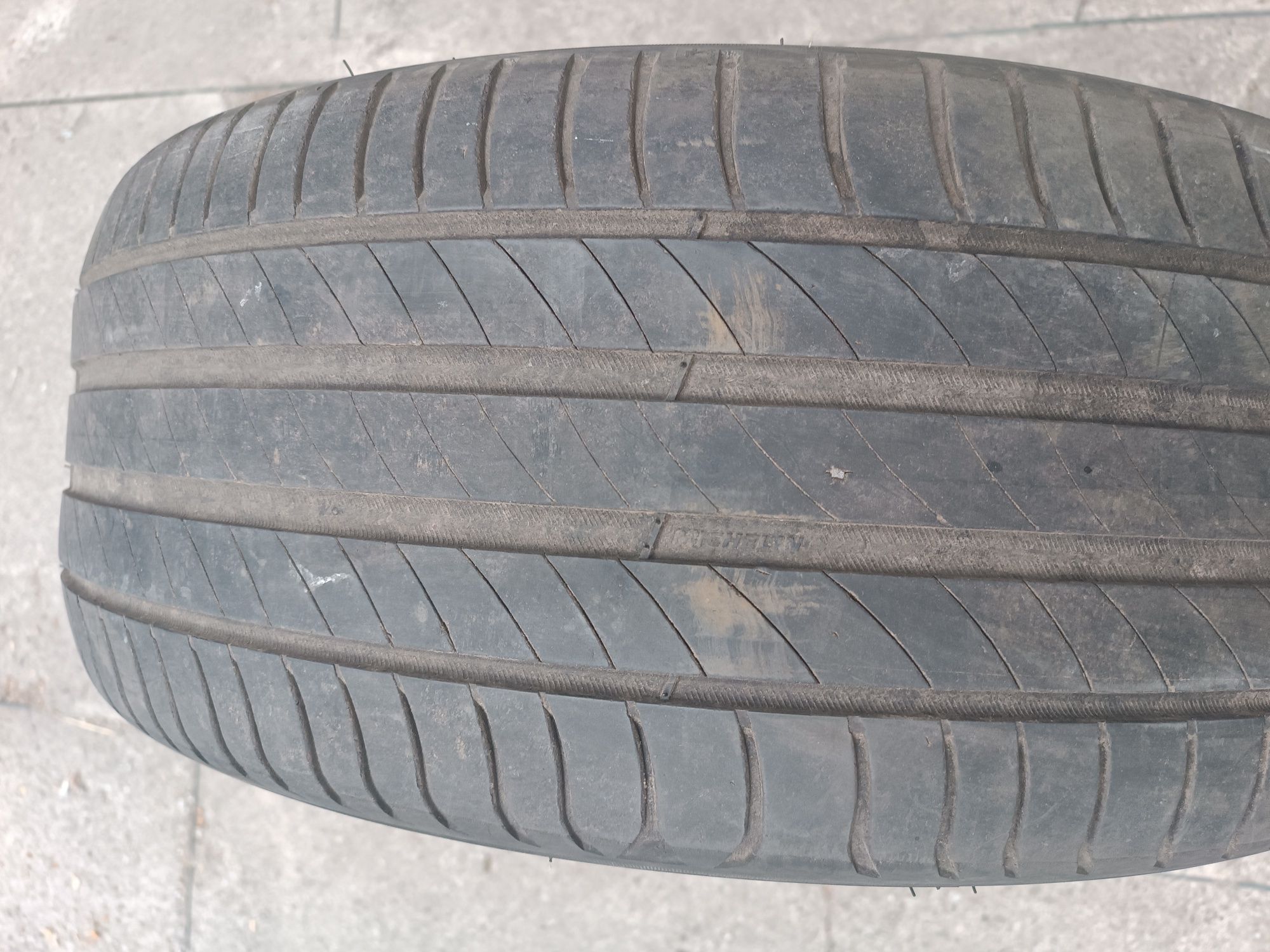 Літня шина MICHELIN 225/45R18 95W 1шт дефект