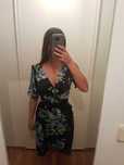 O vestido acetinado para quem gosta de flores