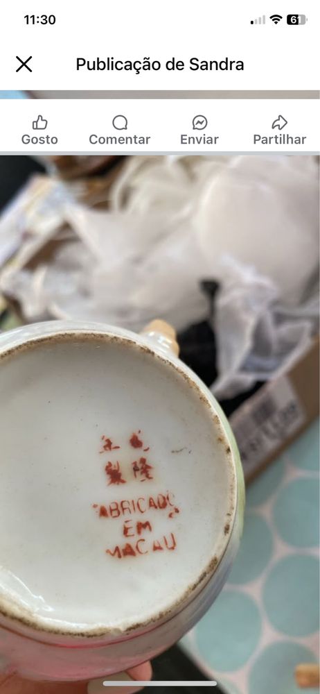 Conjunto de 6 chávenas e pires em porcelana “casca de ovo”