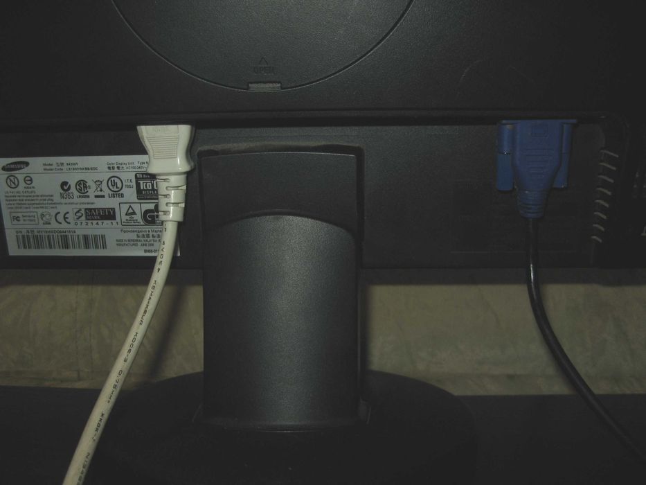 Монітор Samsung 943NW 19" ,відмінний стан!