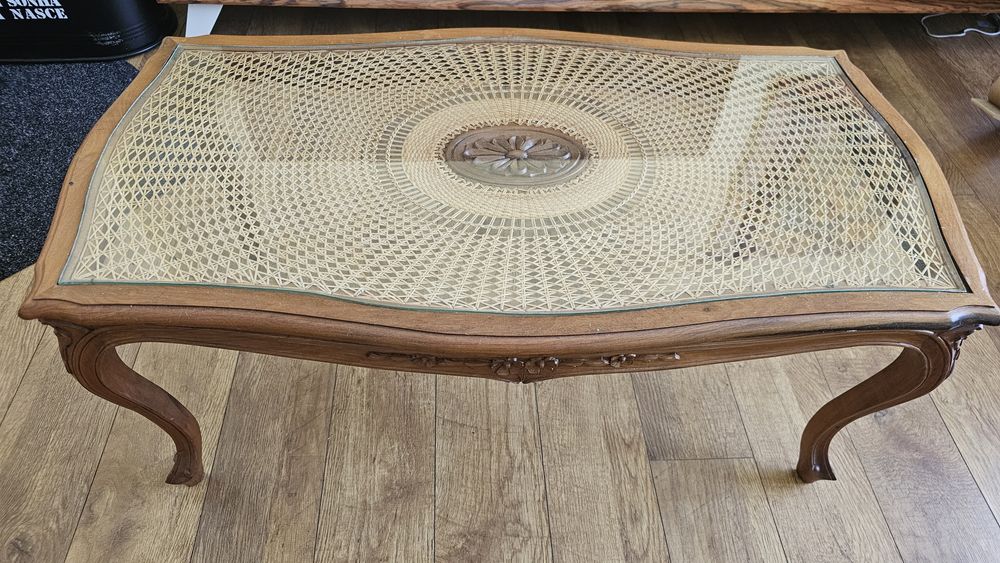 Mesa de Centro Vintage em Madeira e Vime