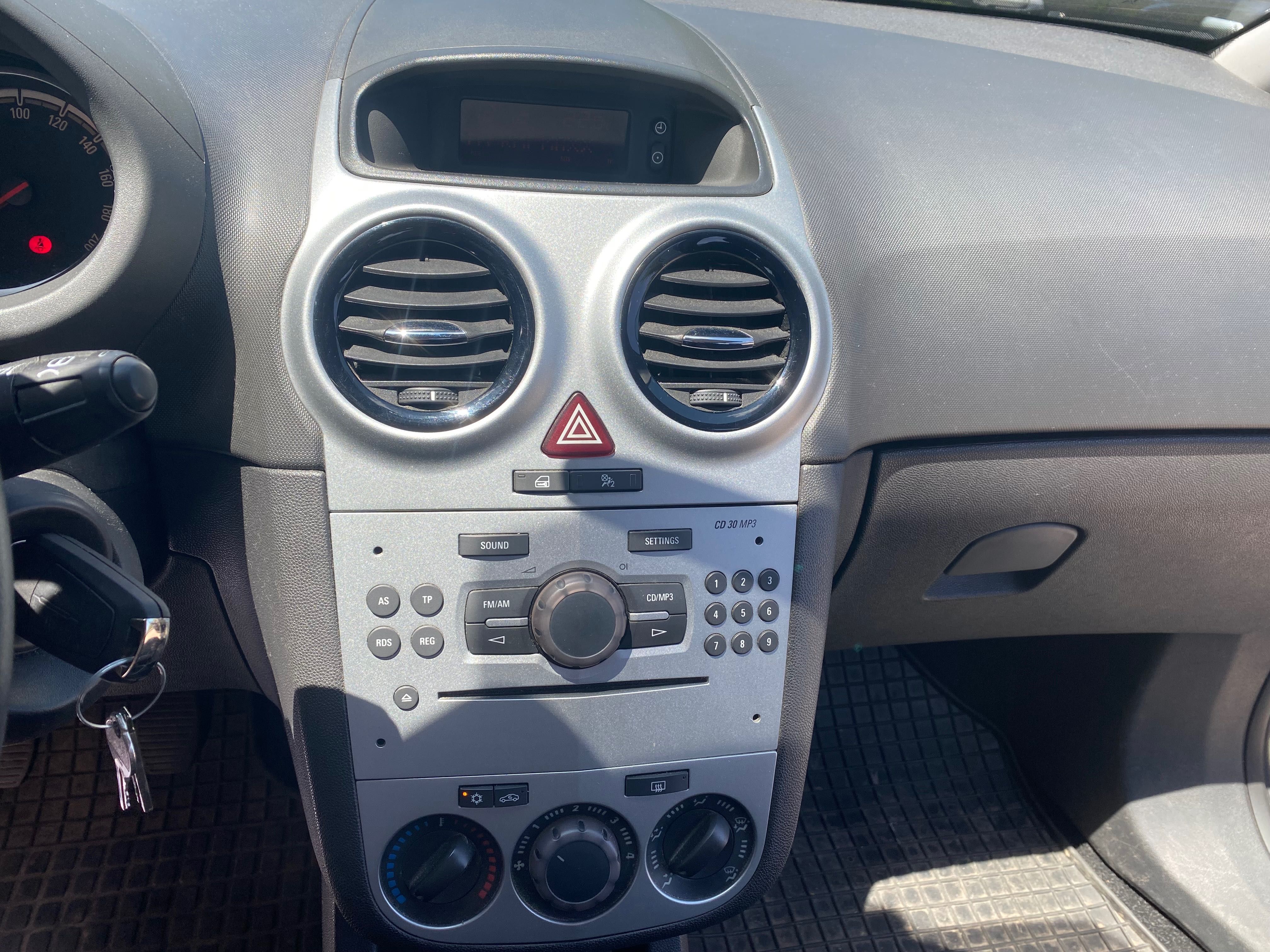 Opel Corsa 1,2 benzyna 85KM dobra wersja Gwarancja 12 mcy!