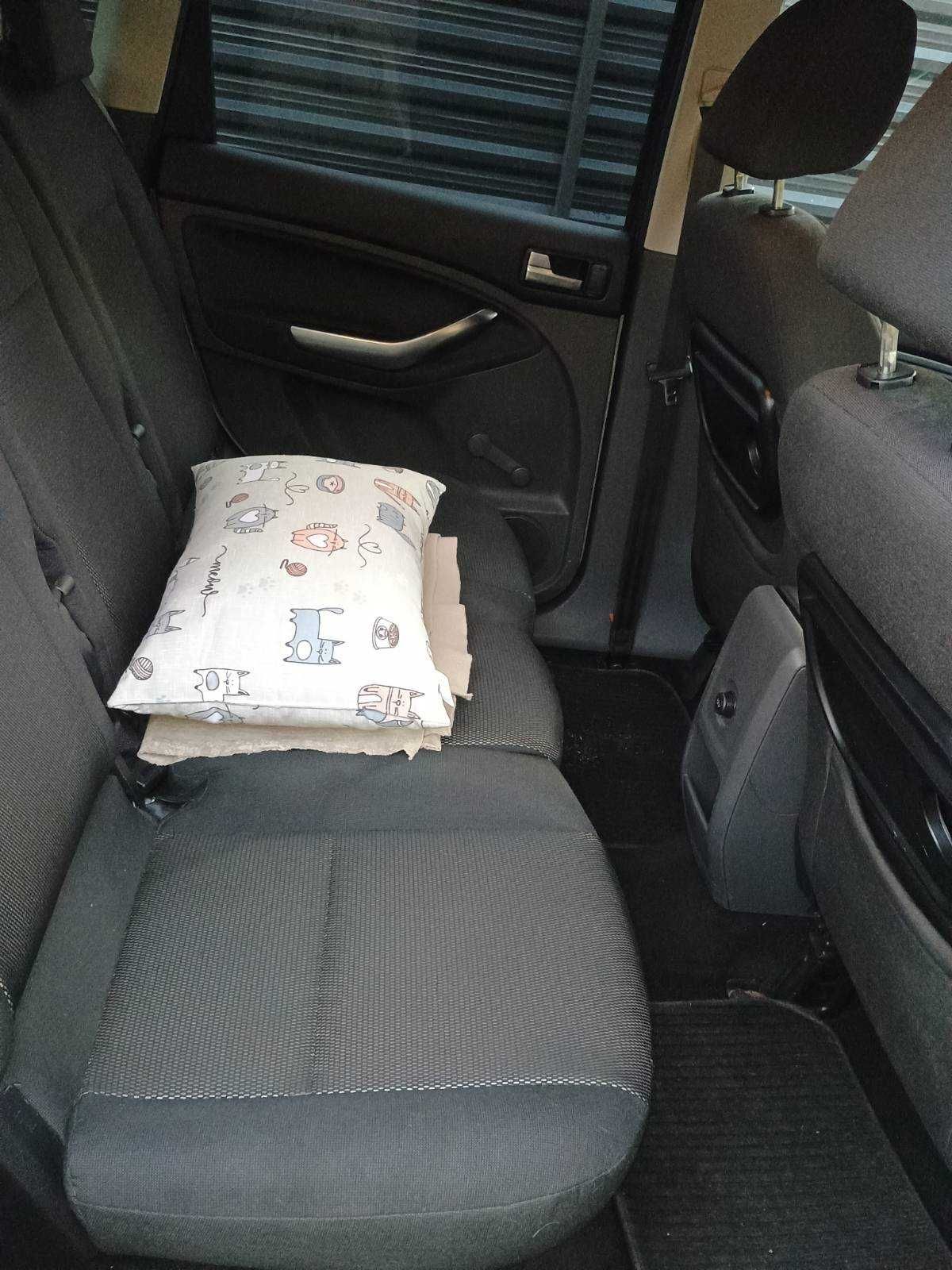 Автомобіль Ford C-MAX