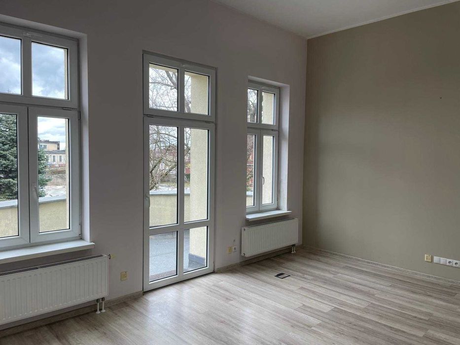 SUPER lokal 24,4 m2 z balkonem Centrum z PARKINGIEM od właściciela