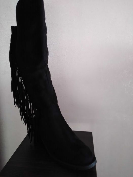 Нові високі велюрові чоботи з бахромою, р. 40