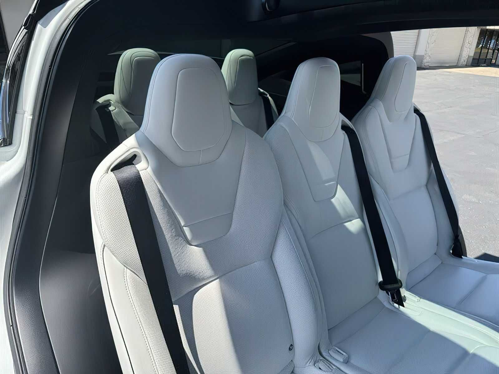Tesla Model X      2016