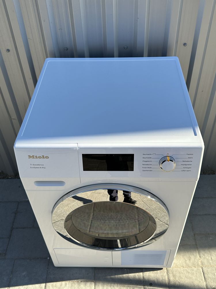 Сушильна машина Miele TEF655WP