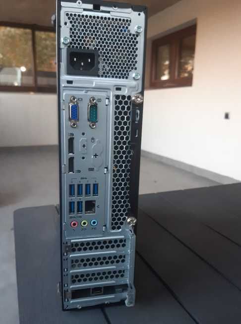 Komputer SFF Lenovo ThinkCentre M900 i5-6500 8Gb DDR4 SSD 128Gb