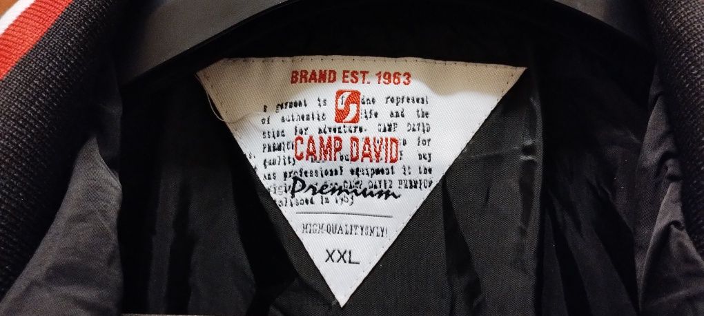 Kurtka Camp David Est 1963 wiele haftów Wiatrówka przejsciowa