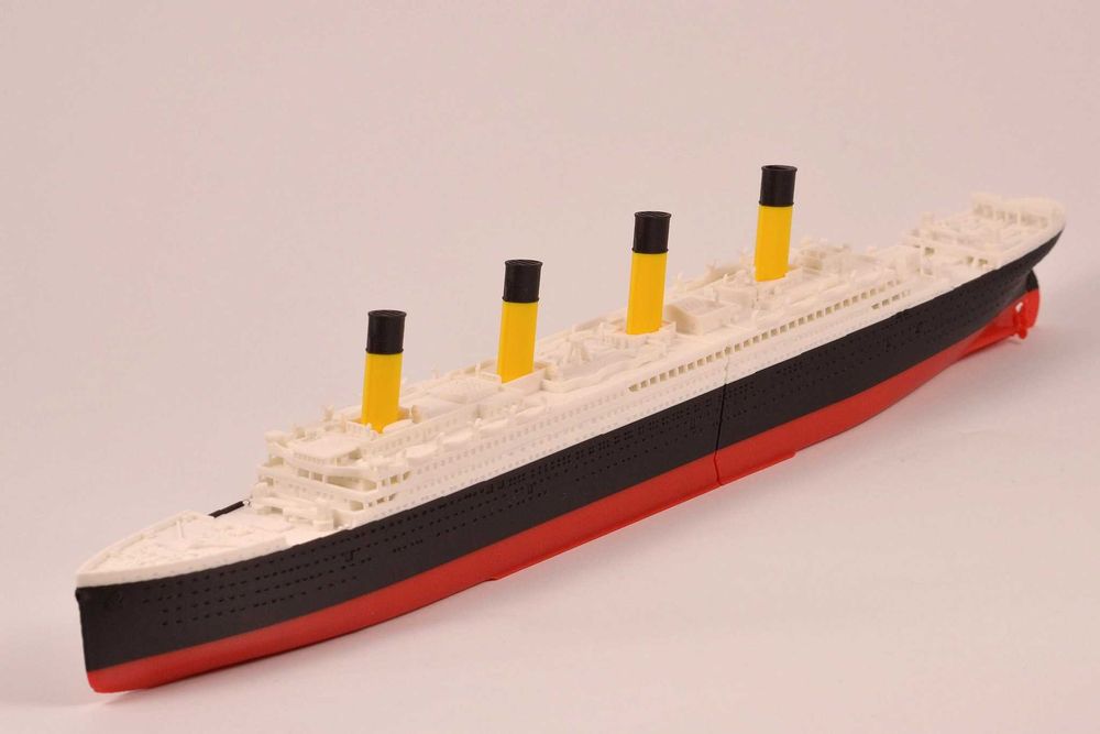 RMS Titanic model łamany z magnesami! – 269 mm (Skala 1:1000)