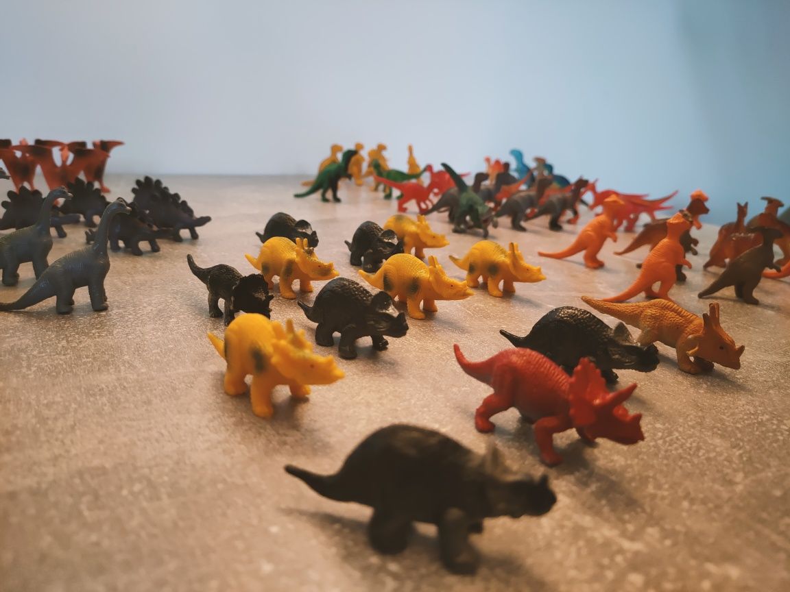 Mega zestaw małych figurek dinozaurów