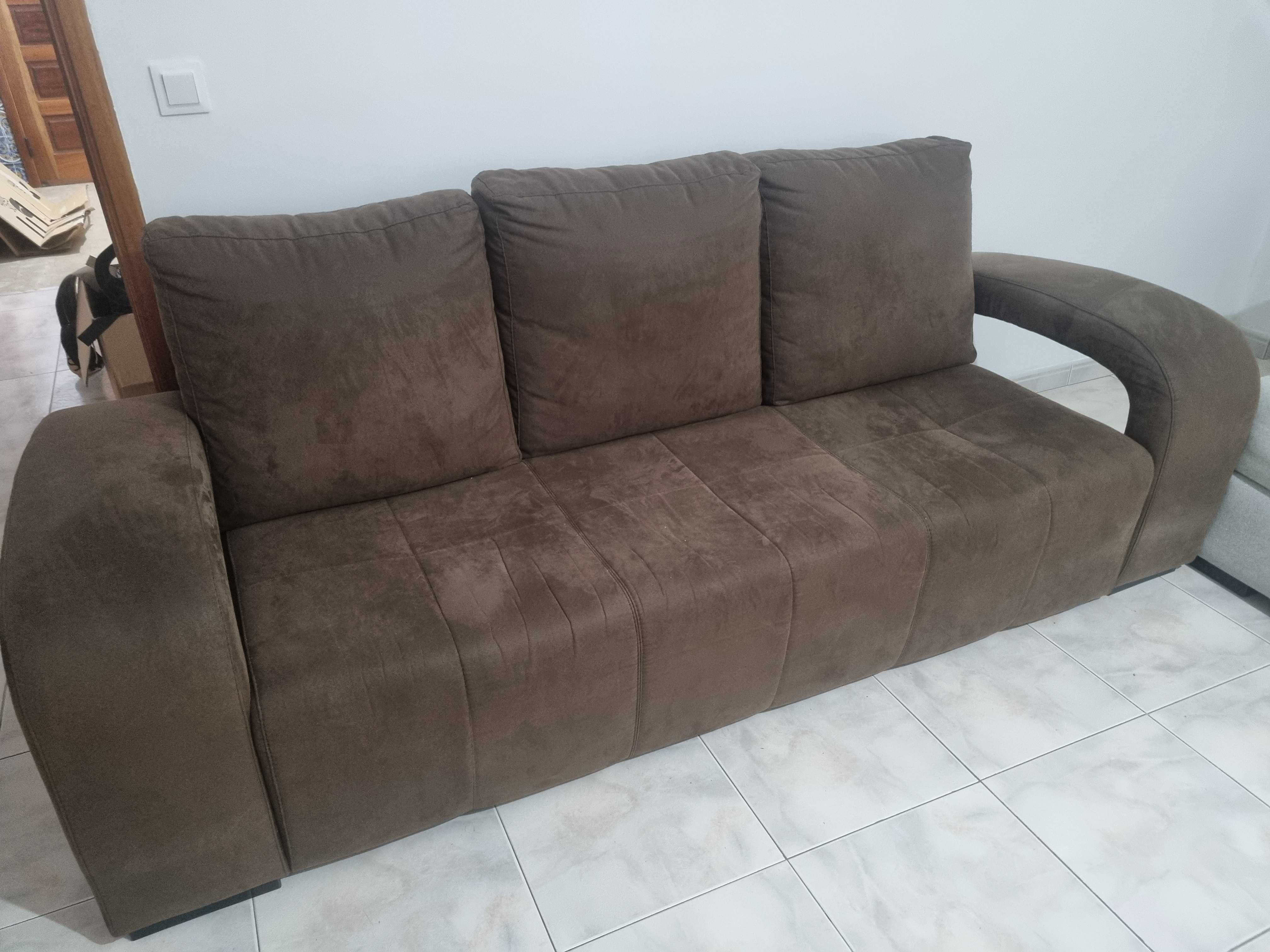Sofá de 3 lugares. Marca OK Sofás.