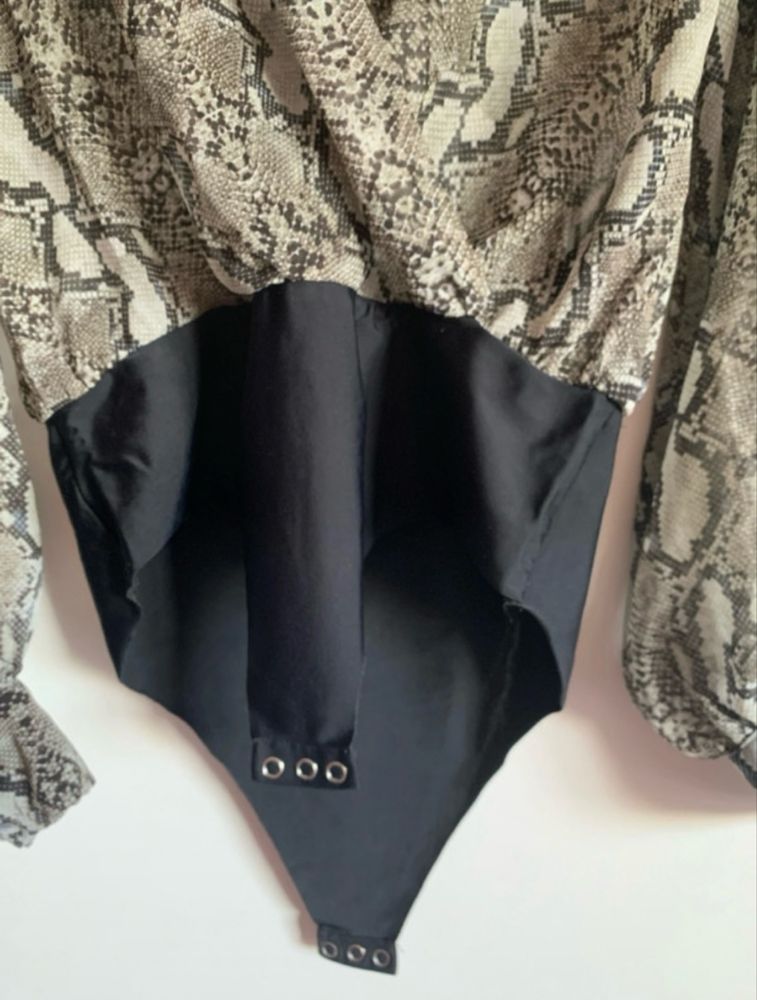 Zara, body cruzado, semitransparente, estampado animal print
