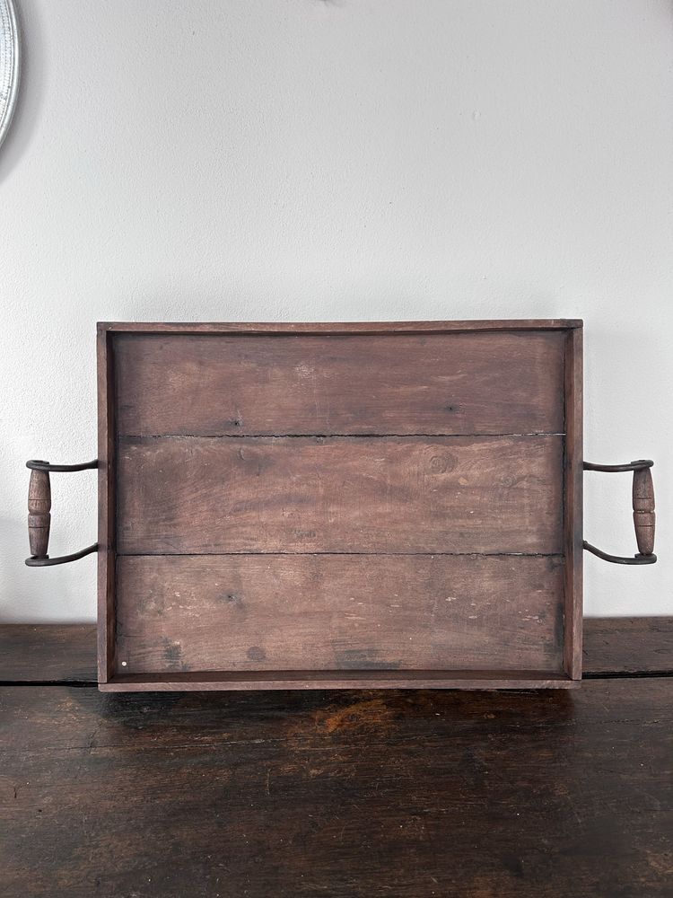 Tabuleiro  antigo/ ou mesa de apoio em madeira rustico