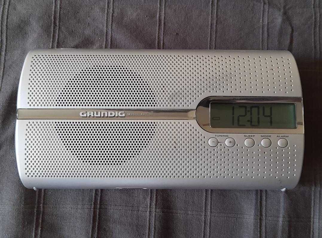 Radio cyfrowe z budzikiem i alarmem Grundig Music Boy 51 instrukcja