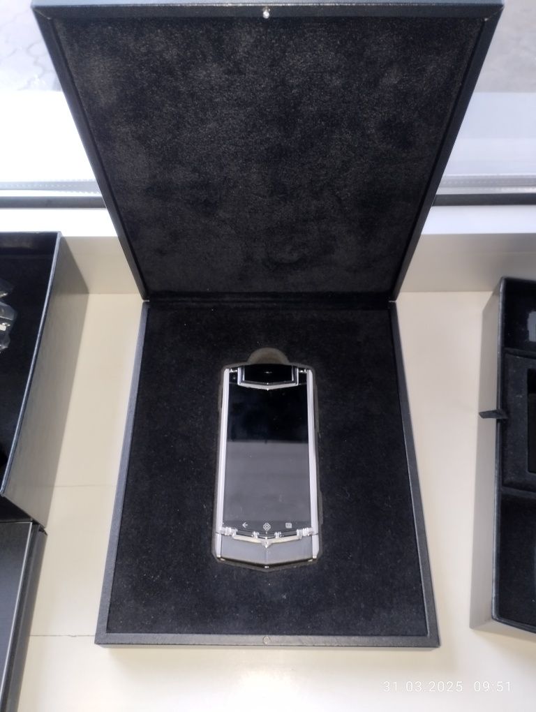 Продам телефон Vertu Ti