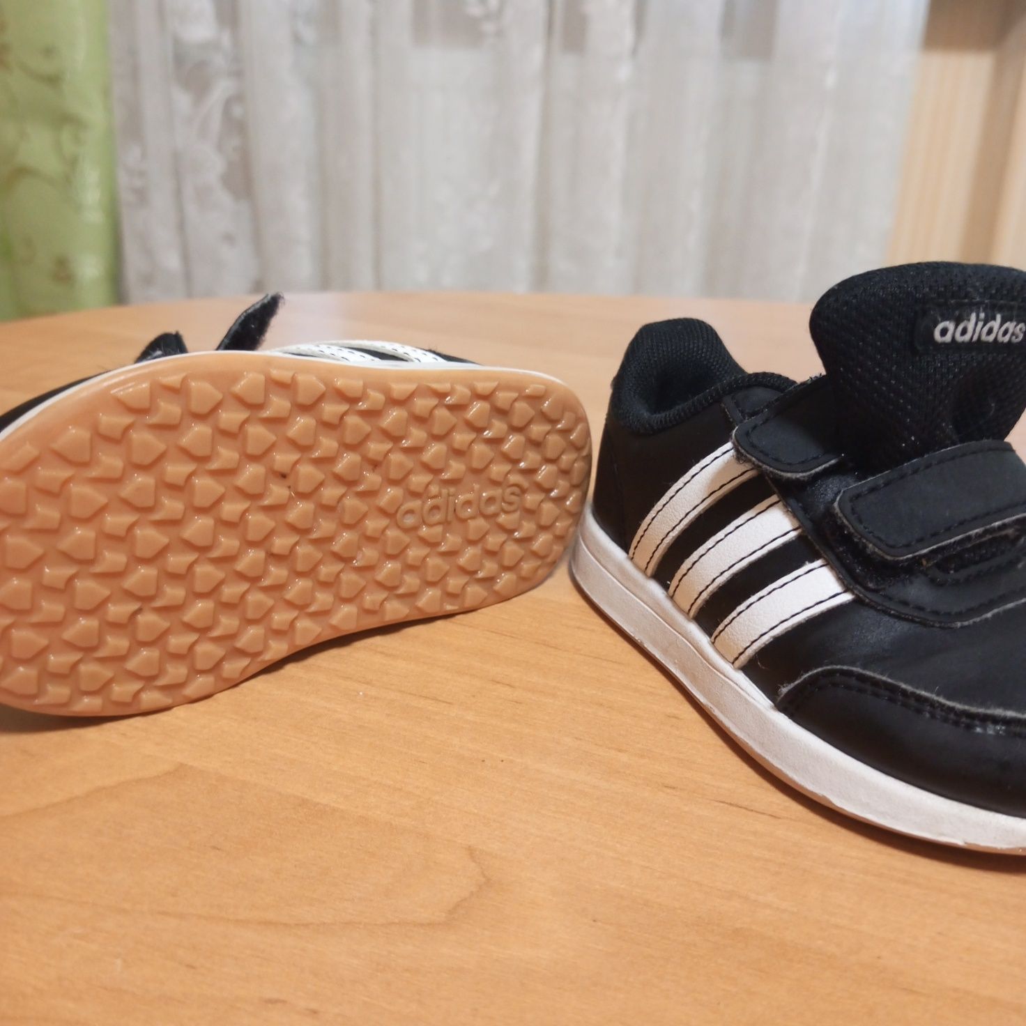 Кросівки ADIDAS 22р.