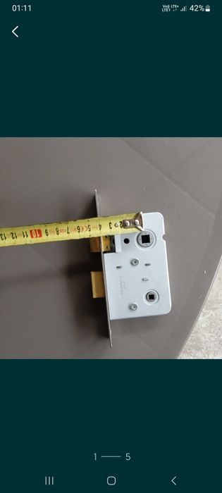 Zamek do drzwi łazienkowych.