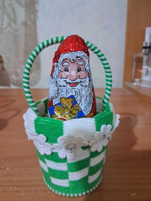 Продам ручные самодельные корзинки новые мягкие игрушки