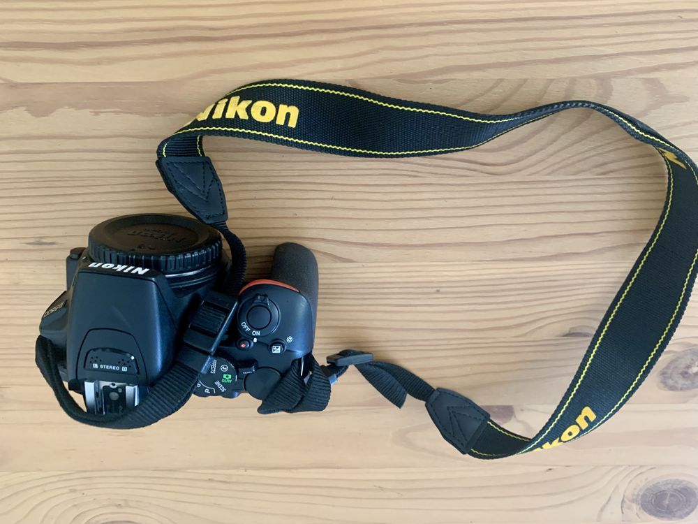 Nikon D5600 + 4 objetivas