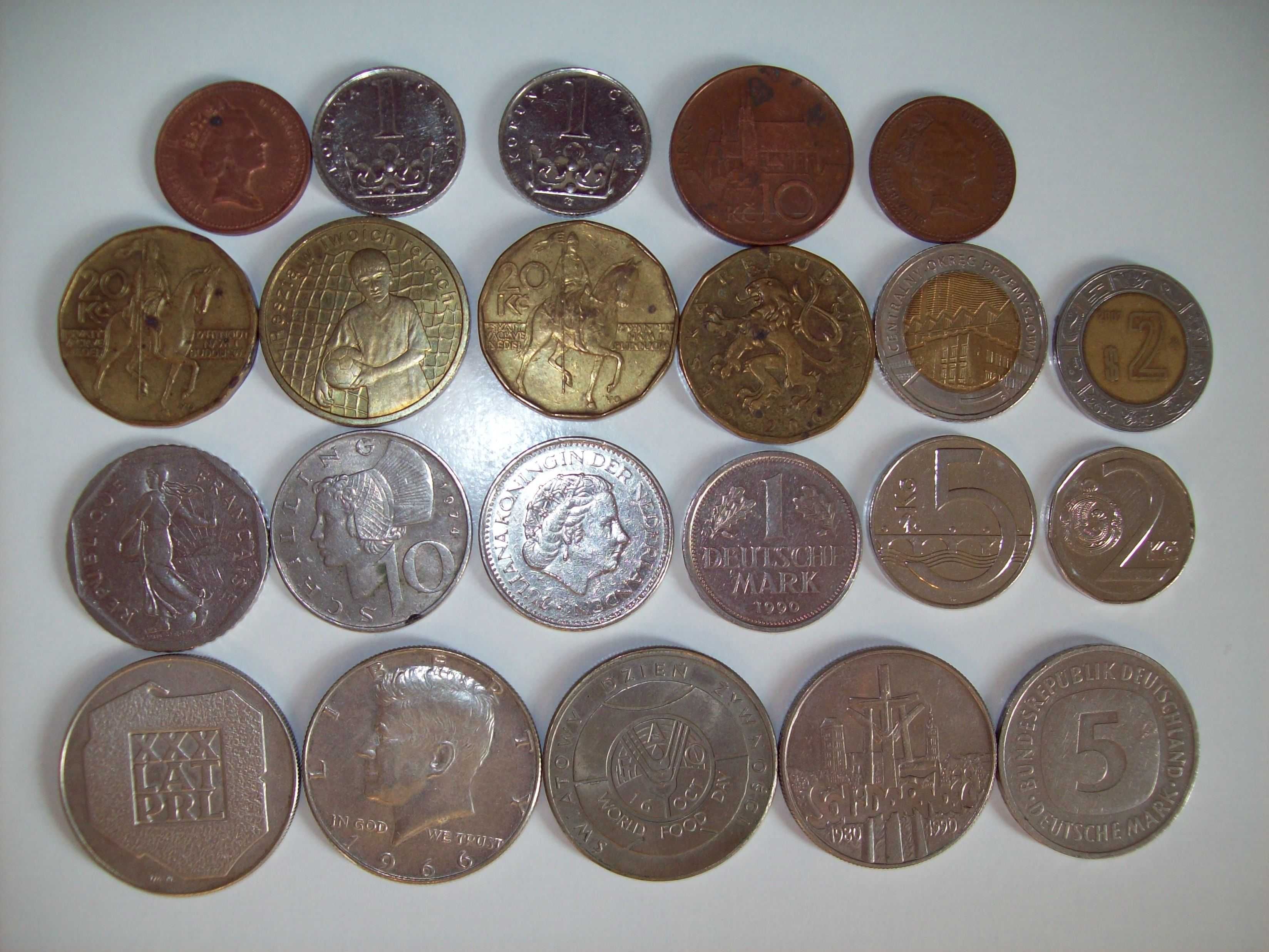 Monety zagraniczne 19 sztuk plus 3 x z Polski w tym jedna srebrna ! !
